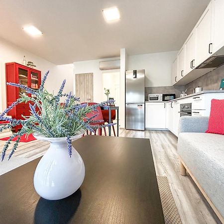 Komfort Home Bursport Bt. Haz Балатонфеньвеш Экстерьер фото