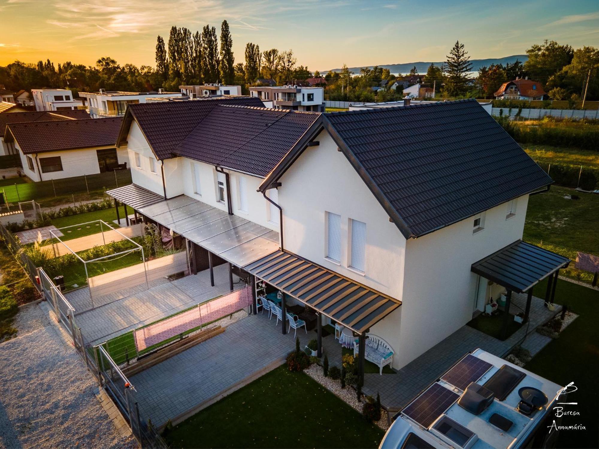 Komfort Home Bursport Bt. Haz Балатонфеньвеш Экстерьер фото